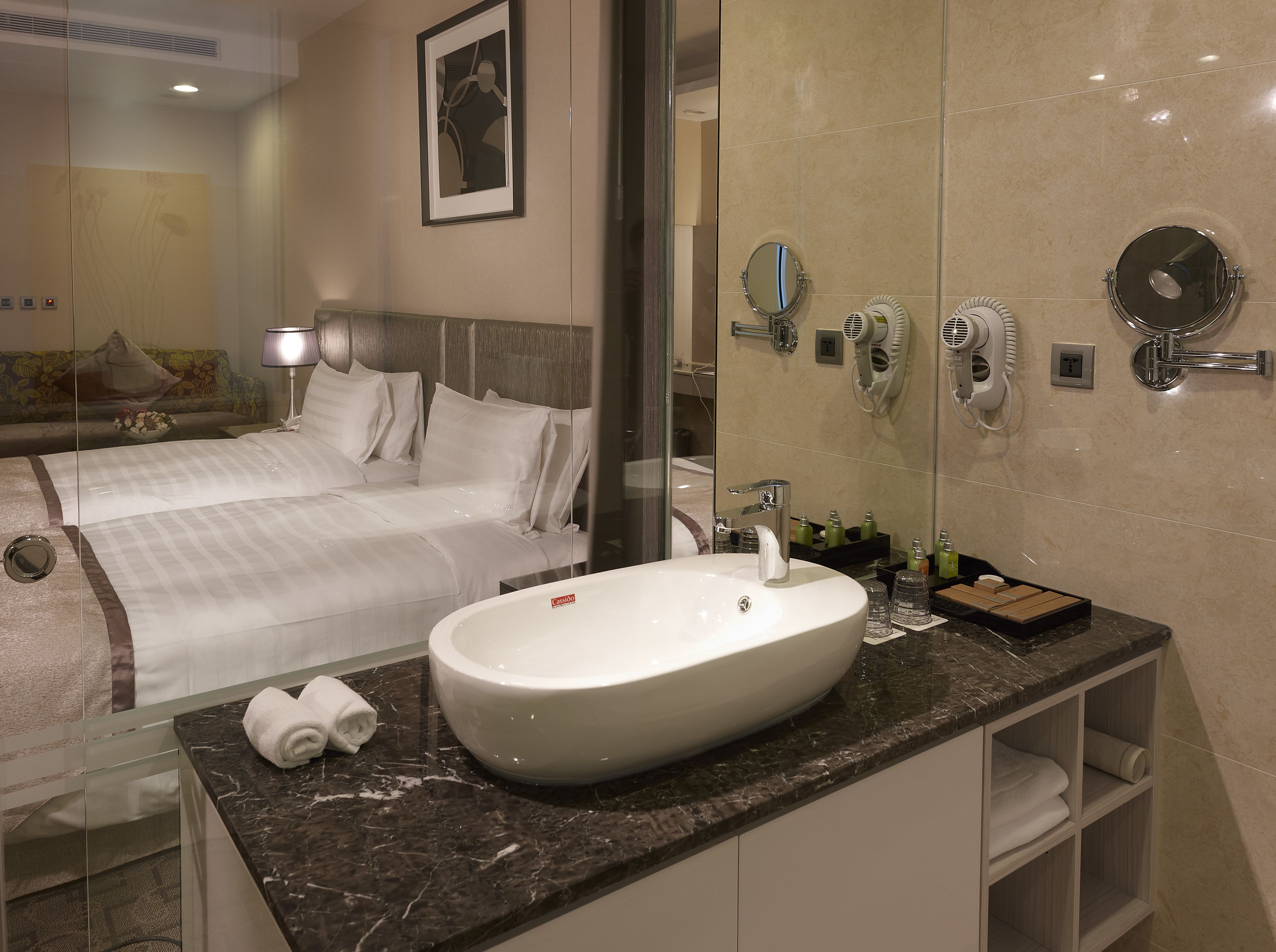 deluxe twin room, 2 single beds | bathroom sink
