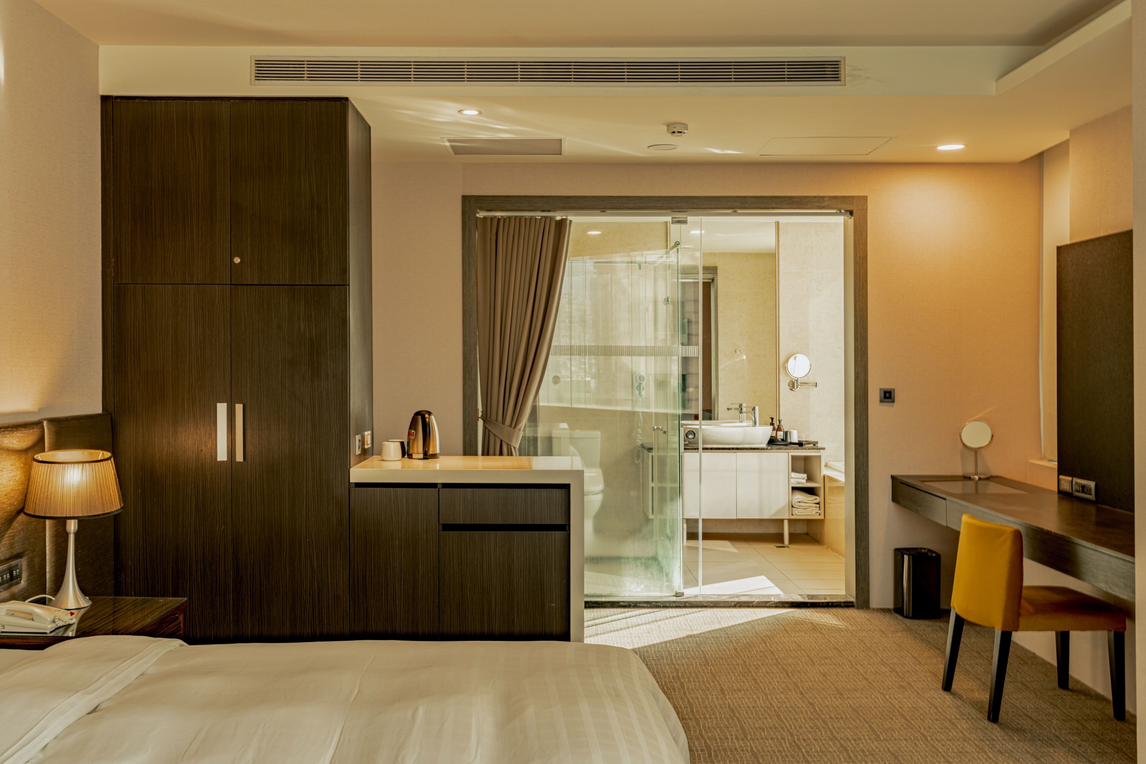 エグゼクティブ ルーム | リビング エリア | 37 インチの液晶テレビ (ケーブル放送視聴可)、テレビ