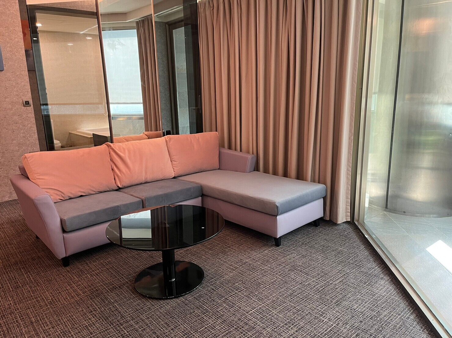 grand suite | living area | 37-inch lcd tv with cable channels, tv