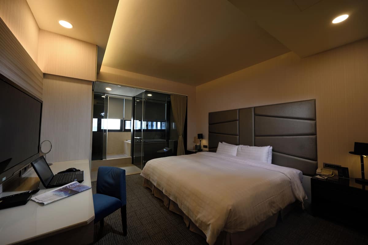 1 habitación, ropa de cama de alta calidad, cubrecamas y minibar