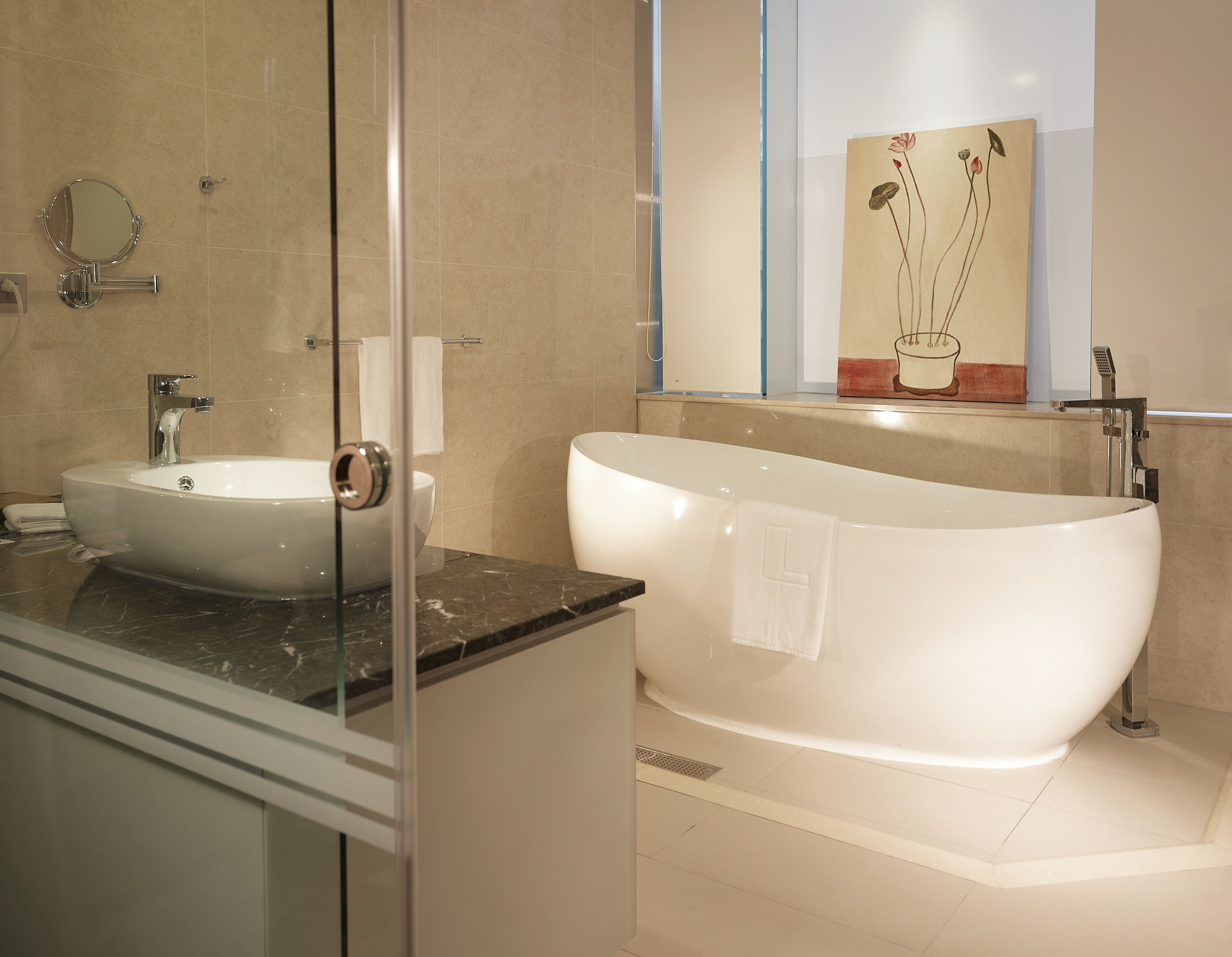 deep-soaking bathtub