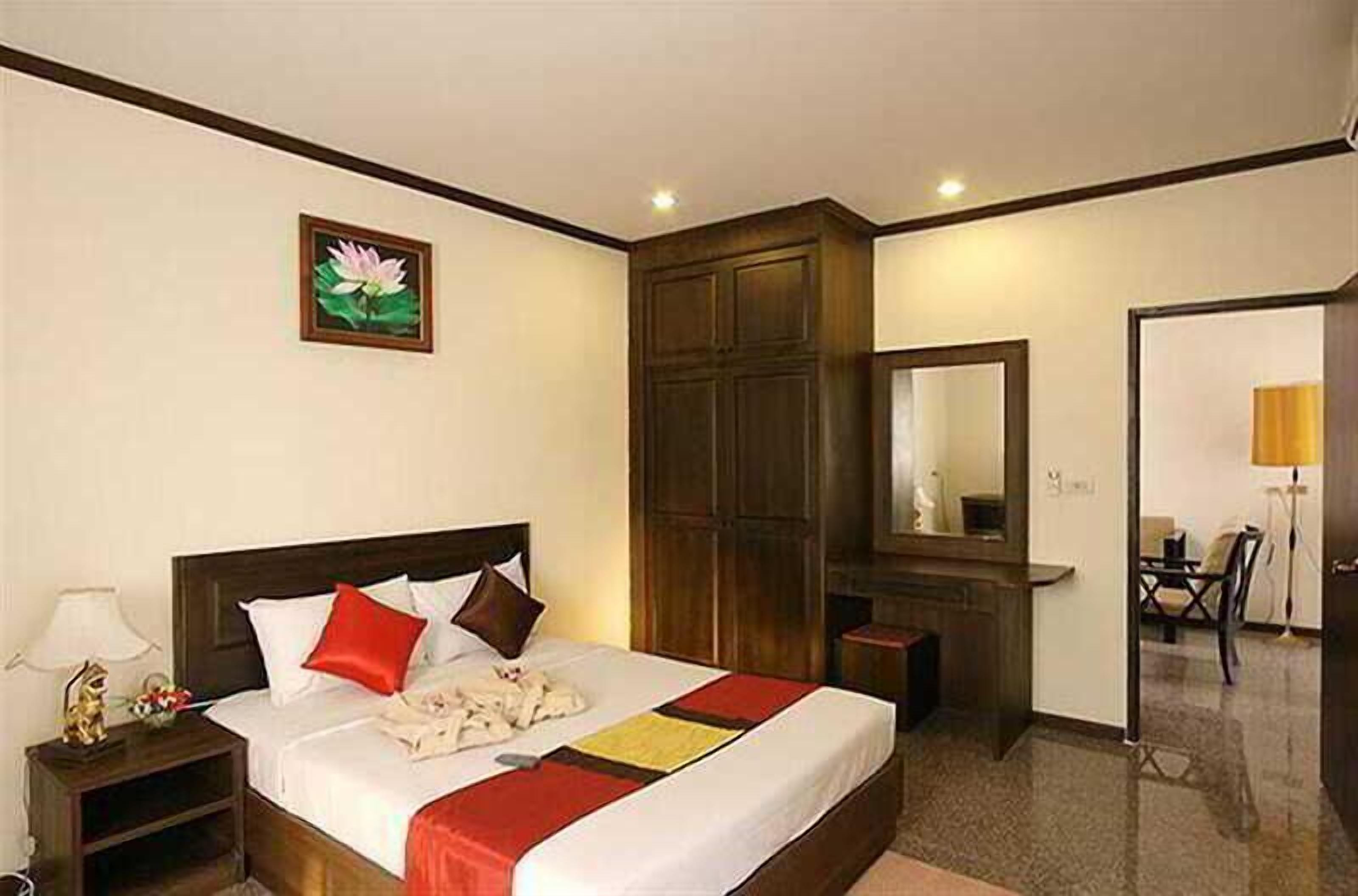 In-room safe, free WiFi