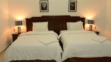 3 bedrooms, in-room safe, desk