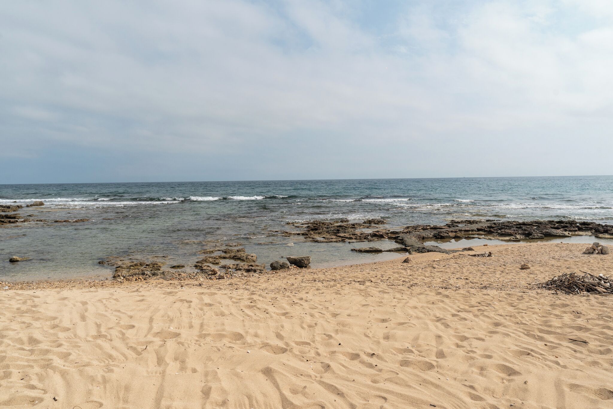 Accommodatie ligt op het strand, wit zand, vissen