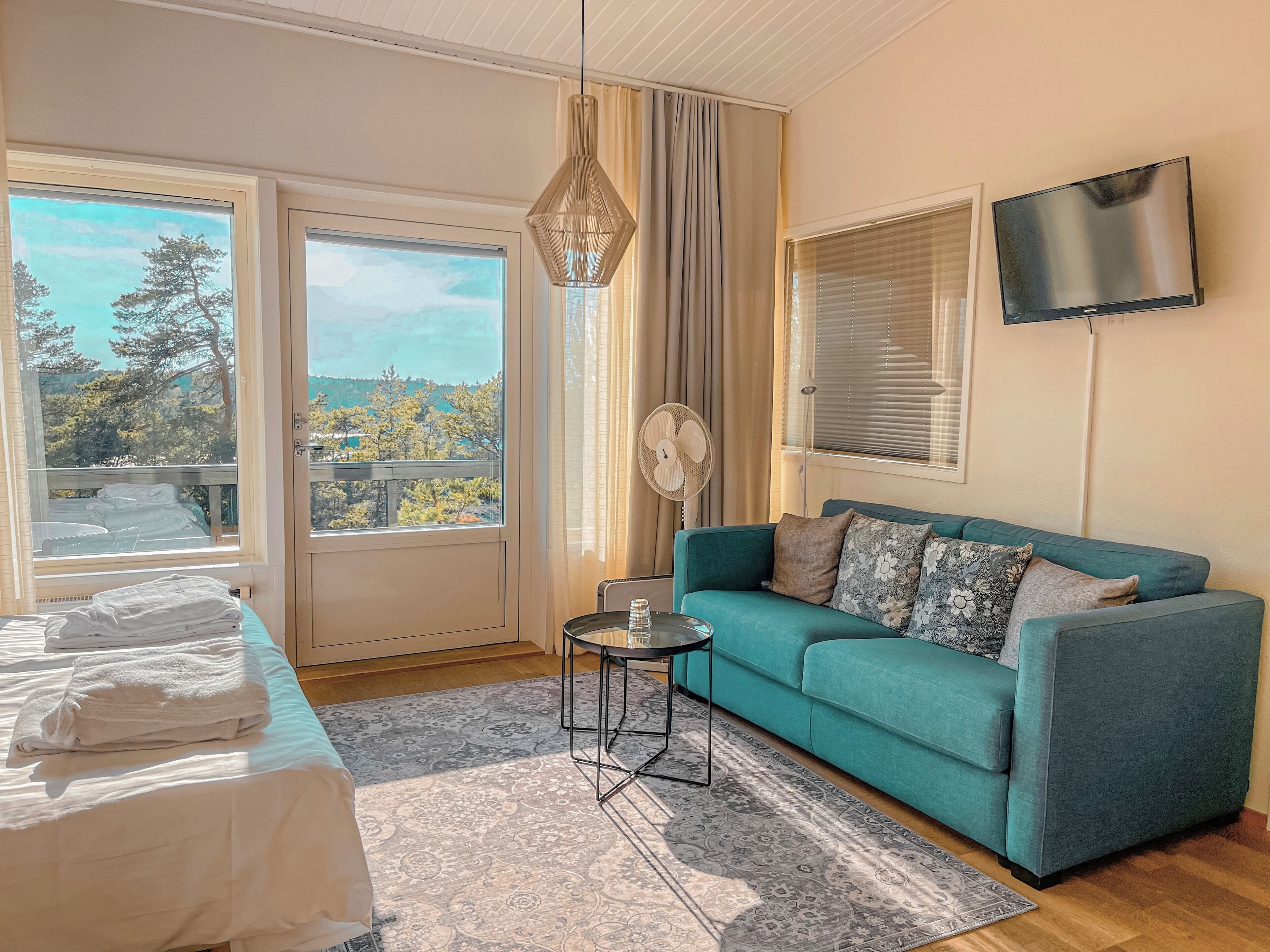 Mini Suite | Free WiFi, bed sheets