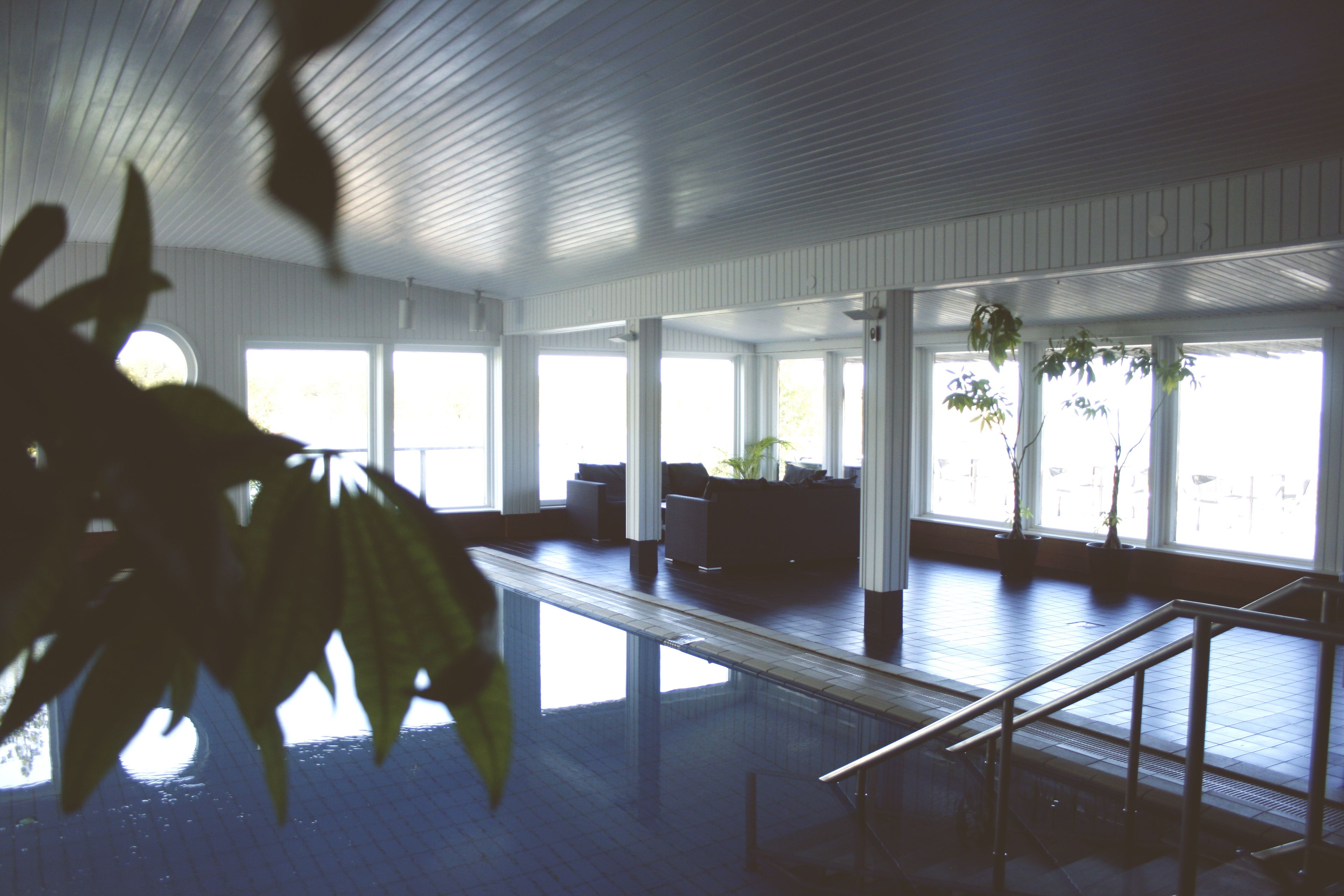 indoor pool, open 10 am to 10 pm, pool loungers