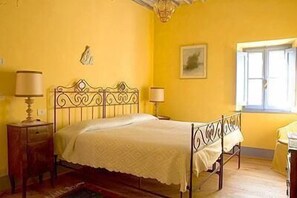 Superior Apartment, 2 Bedrooms, Garden View | Individually decorated, individually furnished, blackout curtains