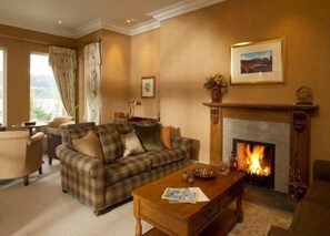 Interior - Loch Ness Lodge (Inverness)