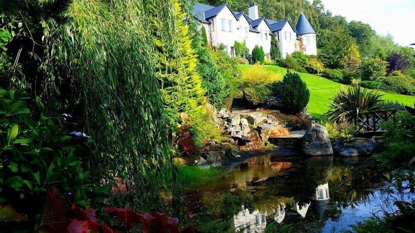 Front of property - Loch Ness Lodge (Inverness)