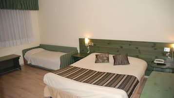 Chambre Triple, balcon