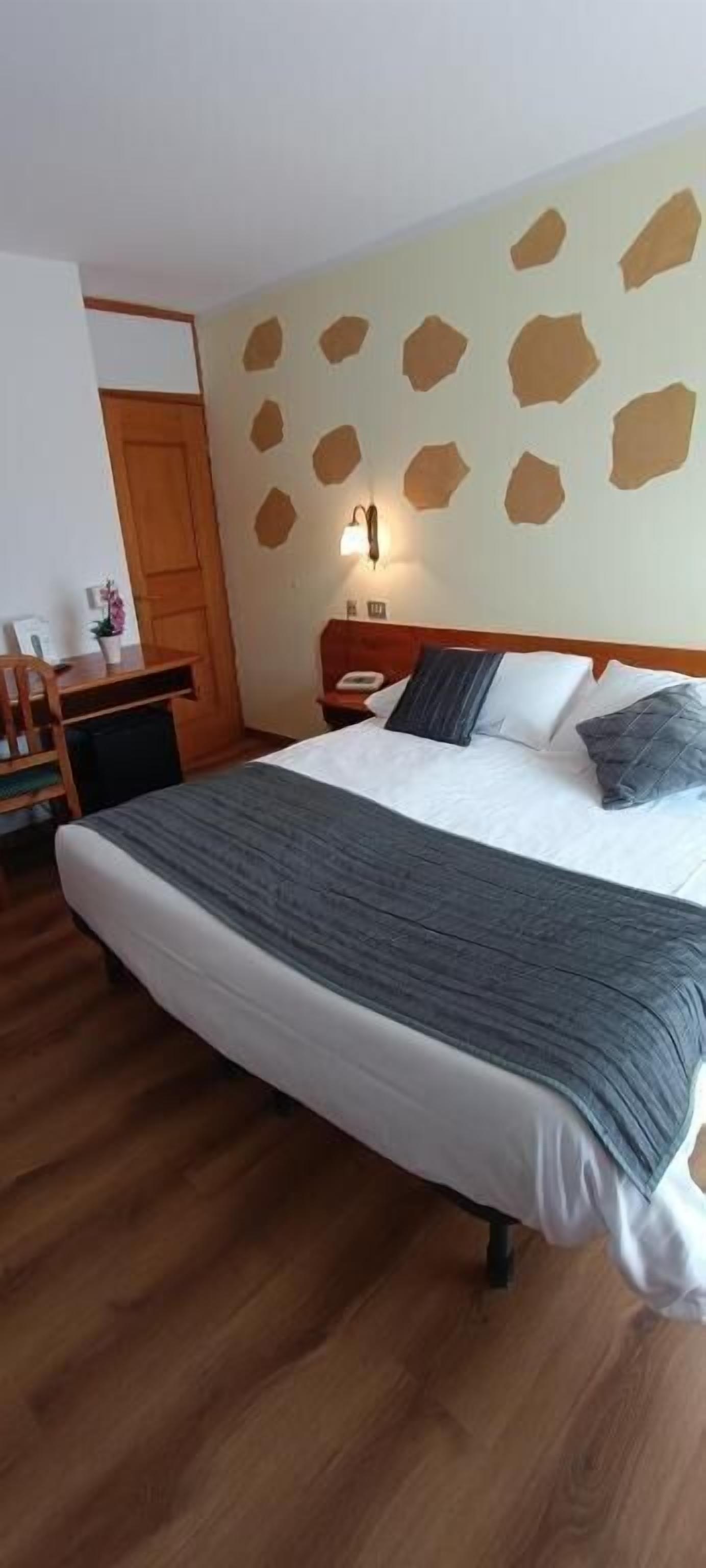Family Room, Balcony, Mountain View | Minibar, in-room safe, free WiFi