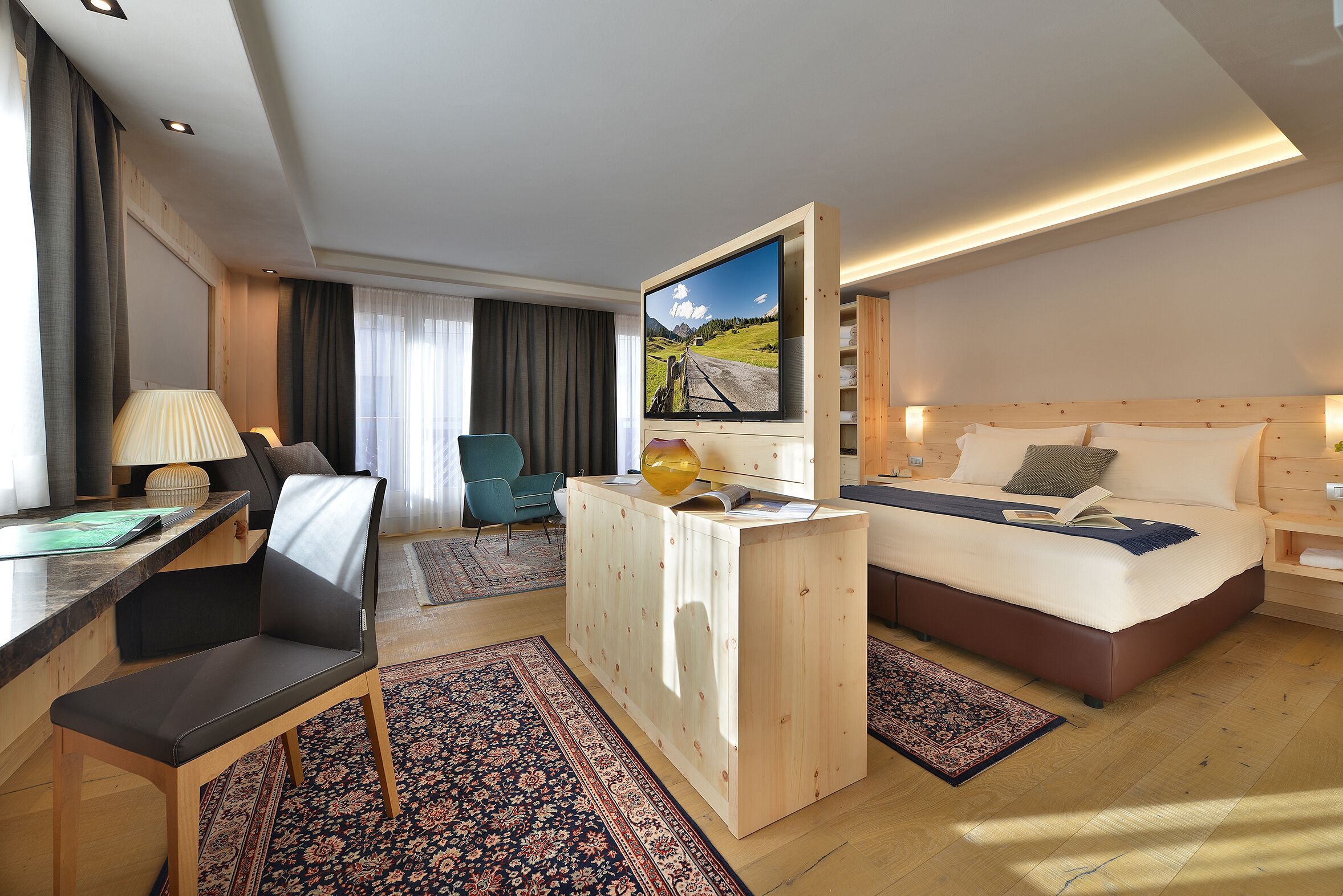 executive suite, balcony | 1 bedroom, frette italian sheets, premium bedding, down duvets