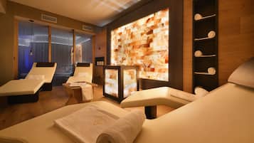 Hot tub, 1 treatment room, massages