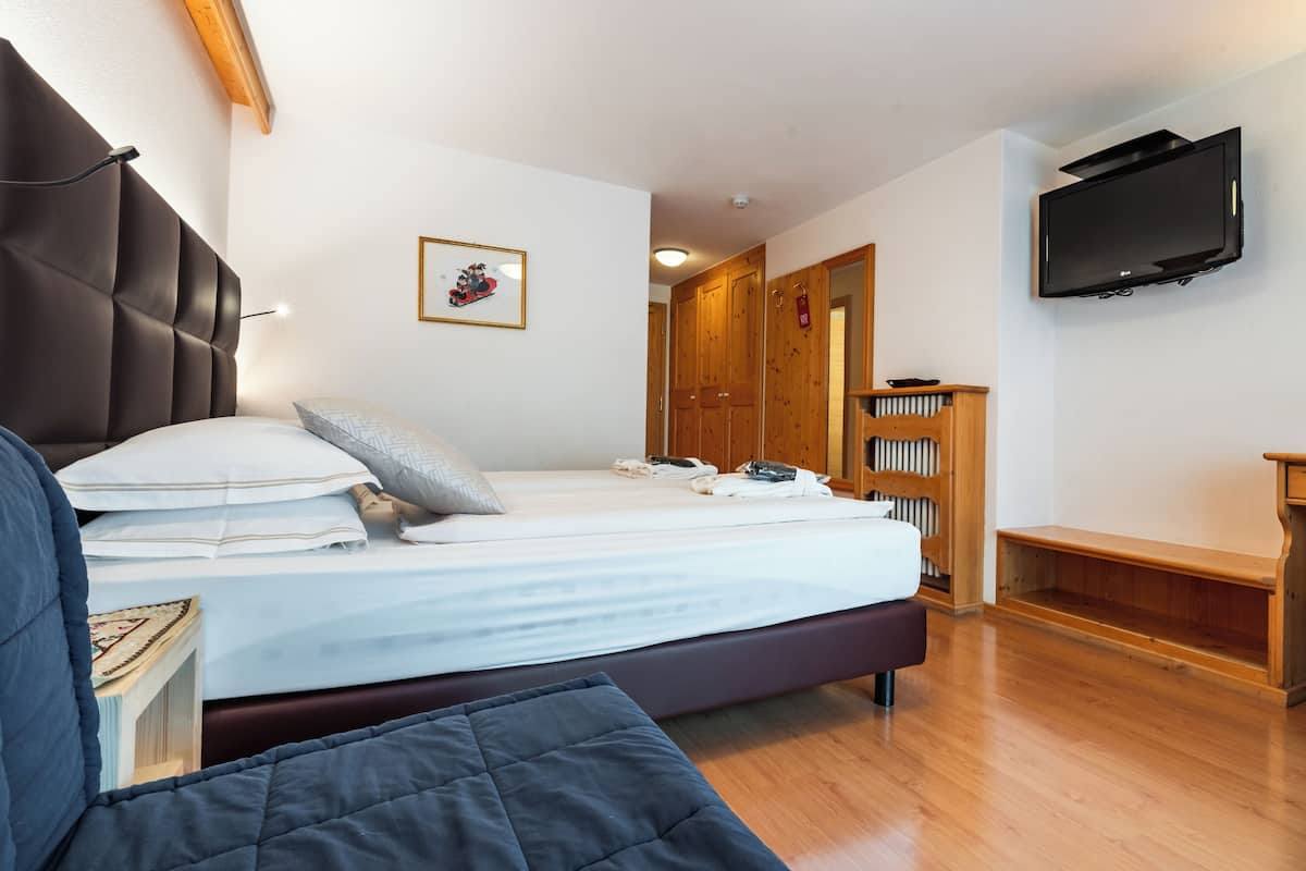 Kamar Double Superior, balkon | Seprai Frette Italia, seprai premium, dan selimut bulu angsa