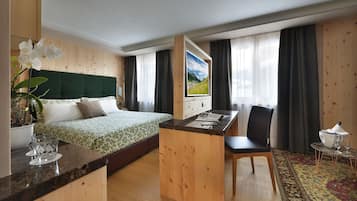 Deluxe-sviitti | Italialaiset Frette-lakanat, ylelliset vuodevaatteet, untuvapeitot