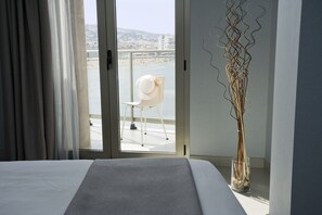 Habitación, balcón, vista al mar | Sábanas italianas Frette, ropa de cama de alta calidad y edredón