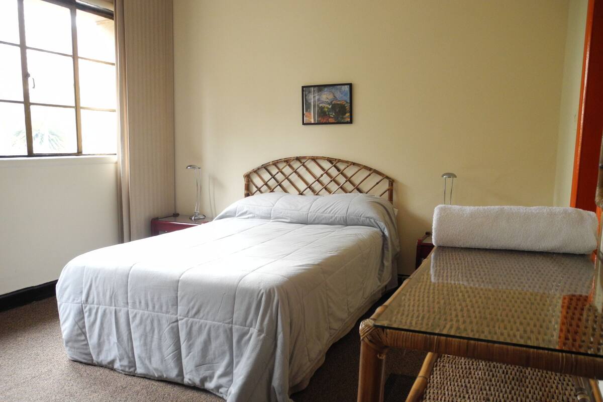Single Room | In-room safe, desk, soundproofing, free WiFi