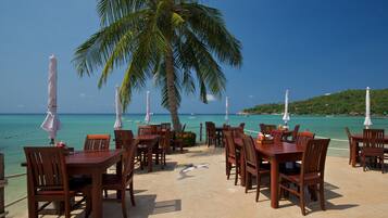 Daily buffet breakfast (THB 250 per person)