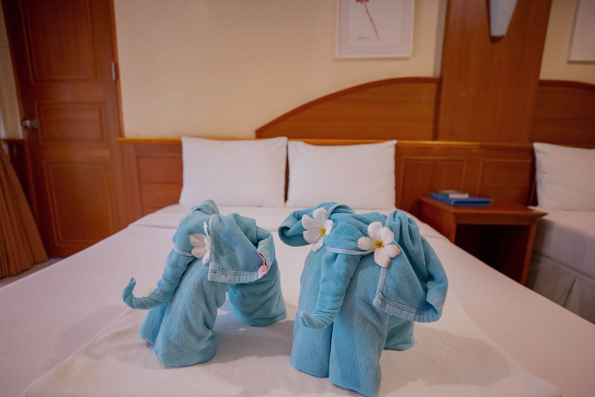 Deluxe Garden View | Coffres-forts dans les chambres, lits bébé (gratuits), Wi-Fi gratuit
