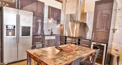 Indulge Apartments - Eighth Street