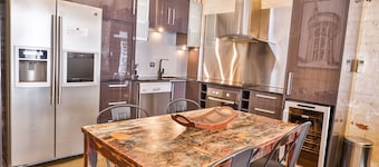 Indulge Apartments - Eighth Street