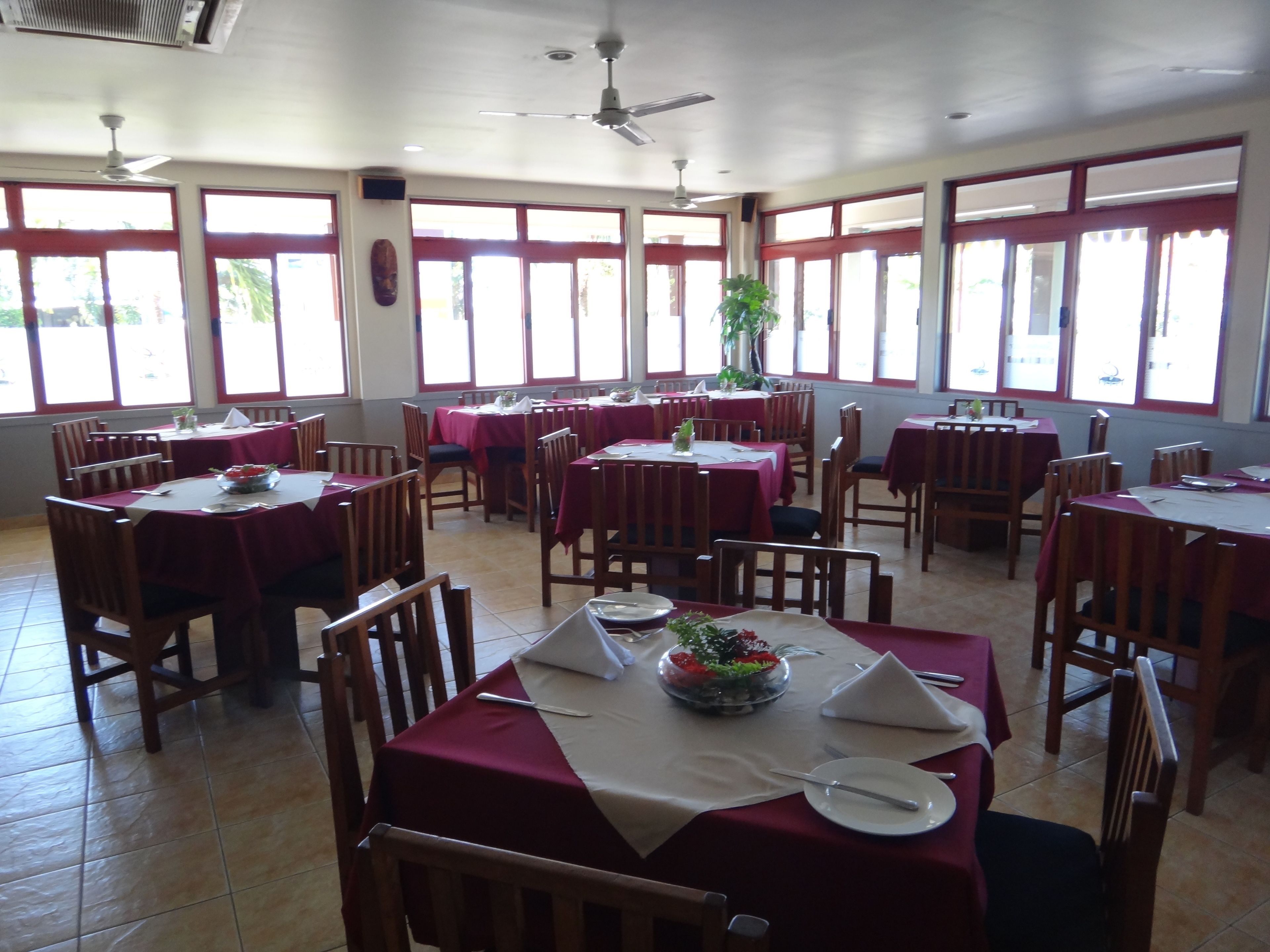 Se sirven desayunos, comidas y cenas 