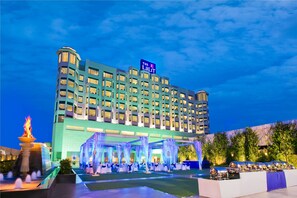 Front of property – evening/night - The LaLiT Jaipur (Jaipur)