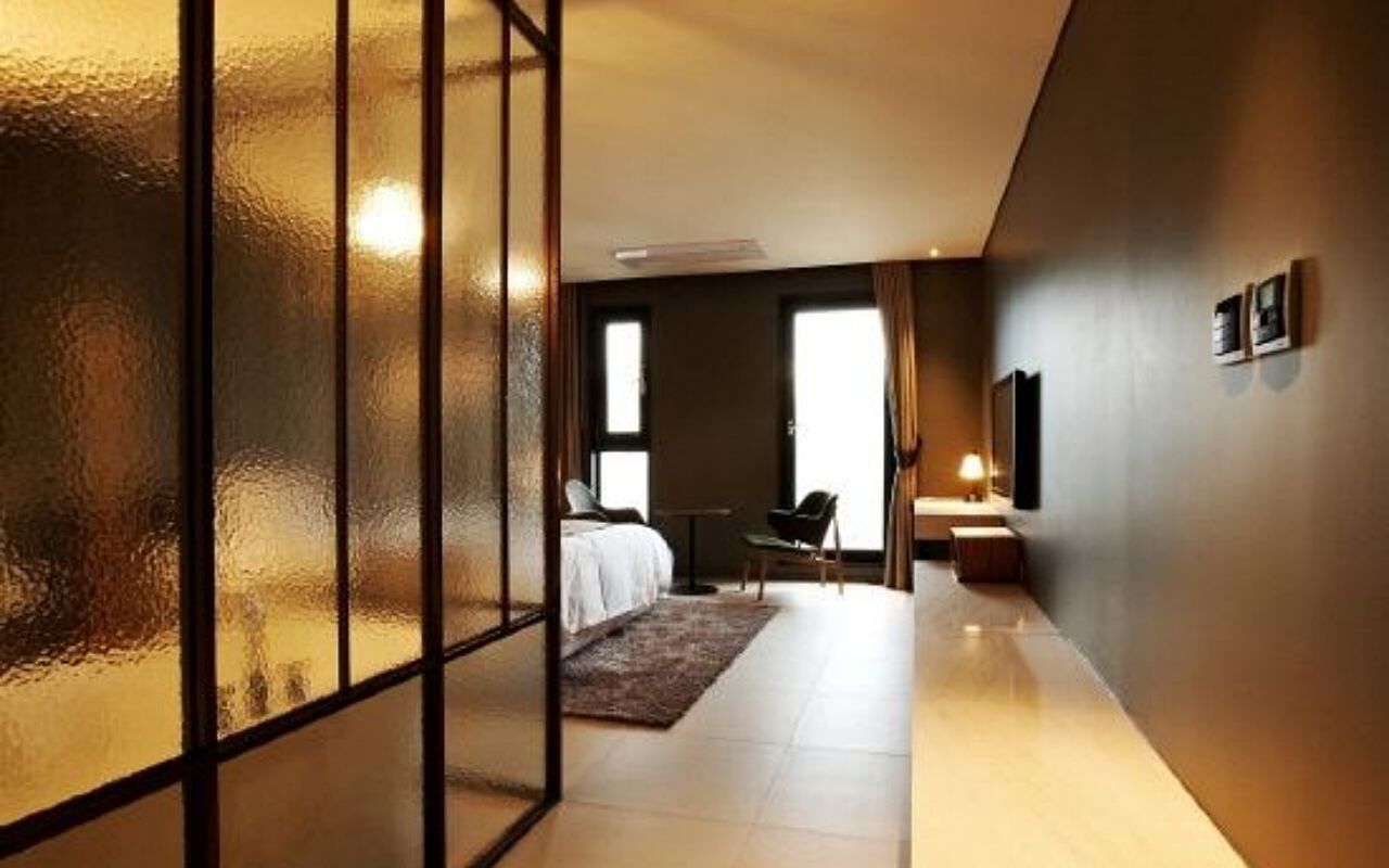 In-room safe, desk, blackout drapes, free WiFi