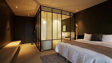 In-room safe, desk, blackout curtains, free WiFi