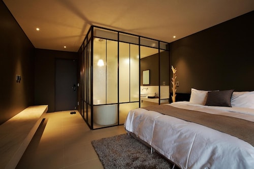 Urban Boutique Hotel