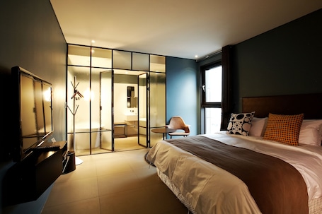 Standard Double Room | In-room safe, desk, blackout drapes, free WiFi