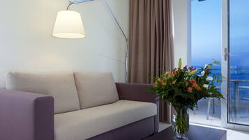 Suite, Jetted Tub, Sea View | Living area | 32-inch LCD TV with satellite channels, TV, offices