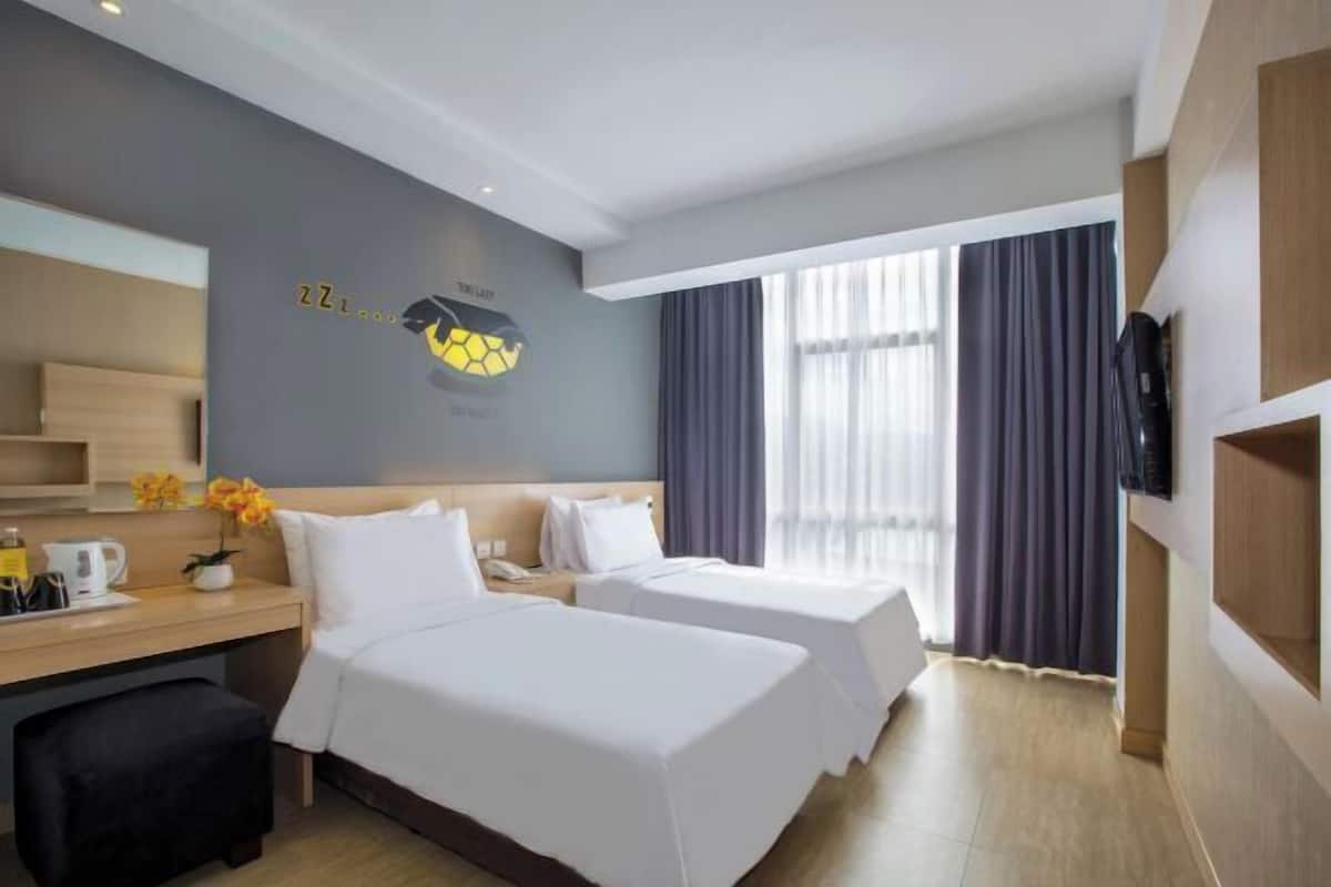 Desk, free WiFi, bed sheets