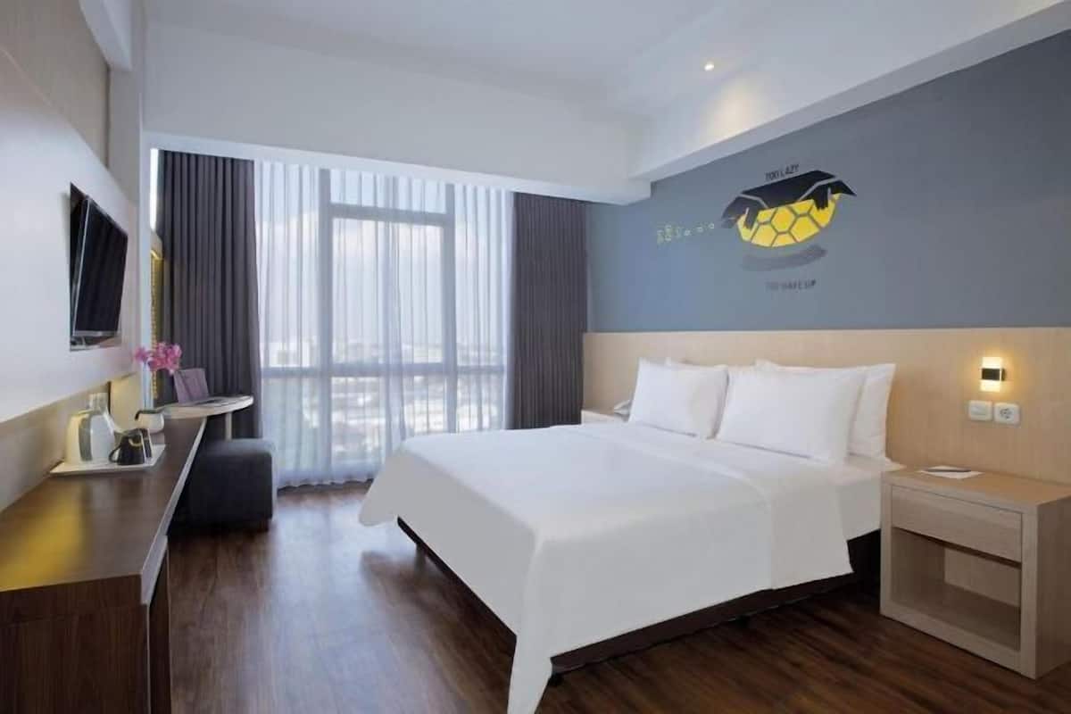 Desk, free WiFi, bed sheets