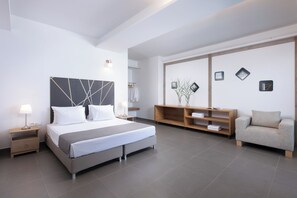 Two-Bedroom Suite Sea View with Private Pool | 1 camera, una cassaforte in camera, insonorizzazione