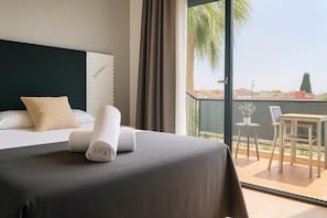 Caja de seguridad en la habitación y sistema de insonorización