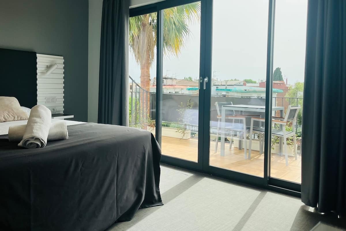 superior room, terrace | 1 bedroom, in-room safe, soundproofing, iron/ironing board
