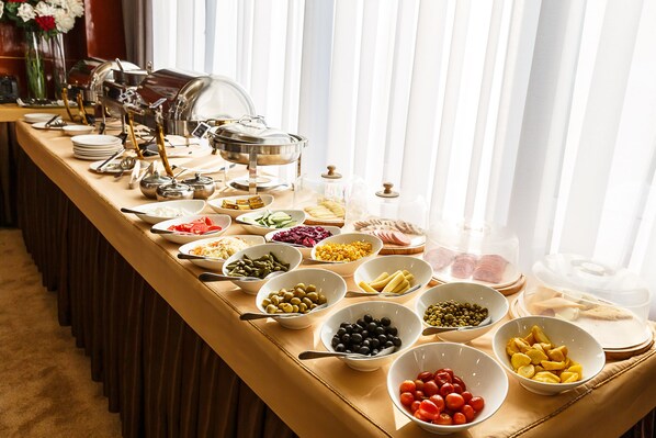 Petit déjeuner buffet