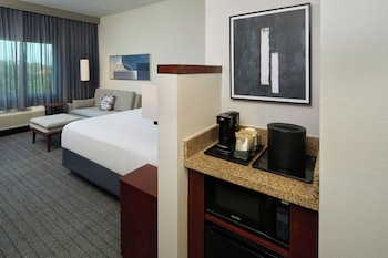 Hypo-allergenic bedding, in-room safe, desk, laptop workspace at Courtyard by Marriott Miami Homestead
