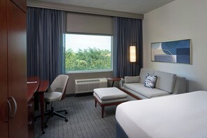 Hypo-allergenic bedding, in-room safe, desk, laptop workspace