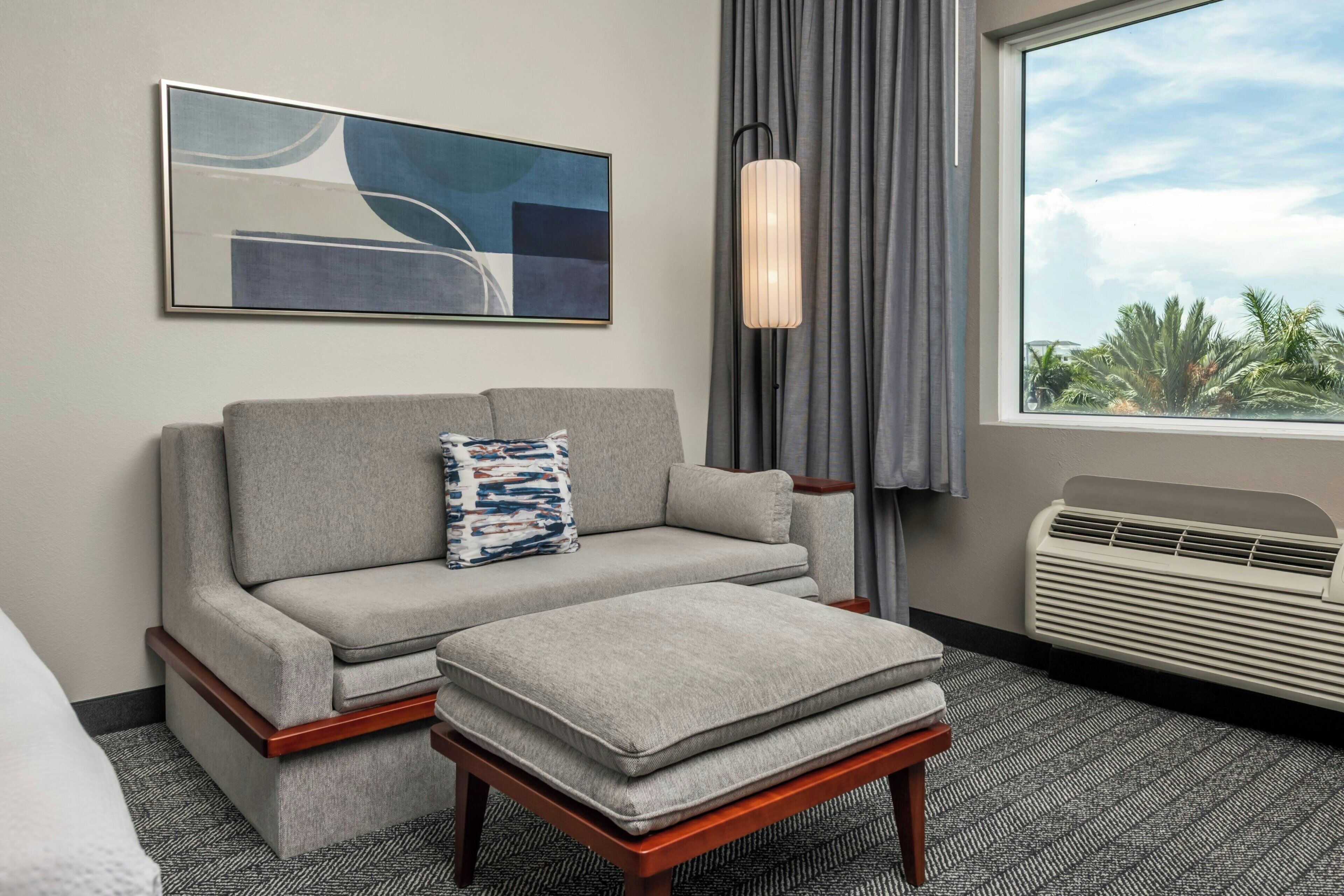 Hypo-allergenic bedding, in-room safe, desk, laptop workspace