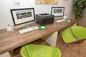 Business centre - Holiday Inn NYC - Lower East Side by IHG (New York)
