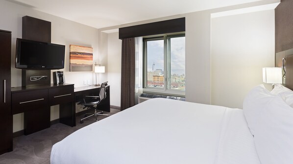 Premium bedding, in-room safe, desk, laptop workspace