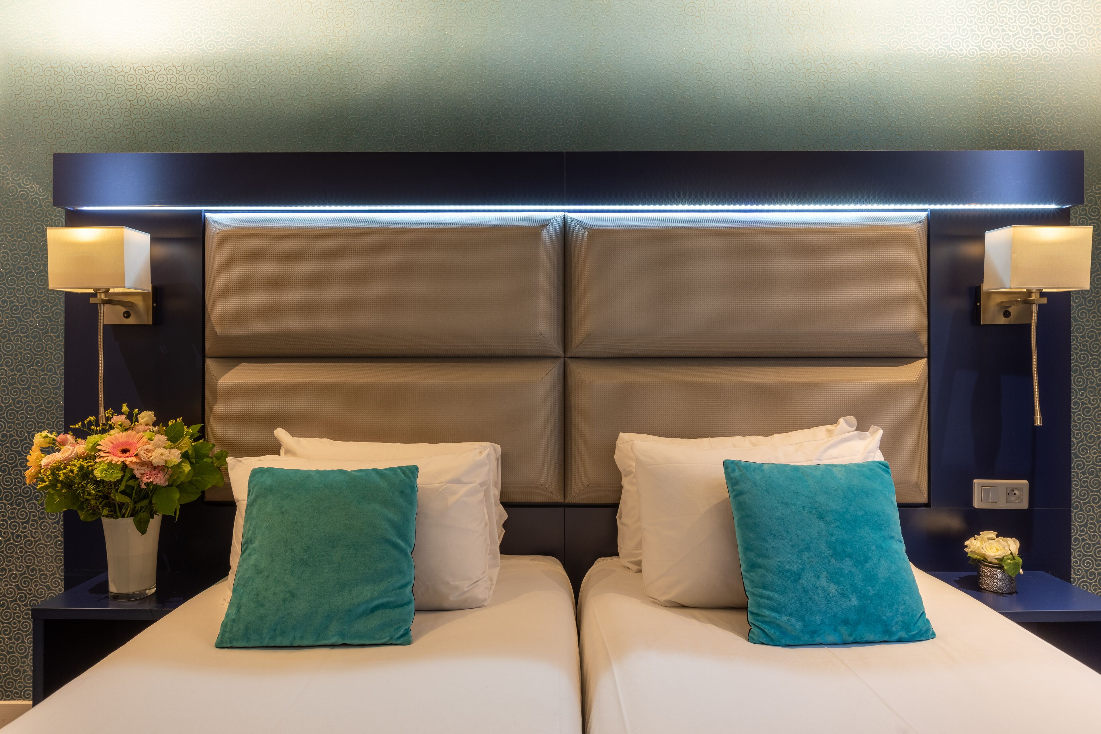 twin room | 1 bedroom, in-room safe, desk, blackout curtains