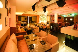 Bar (on property) - Hotel Icon (Chandigarh)