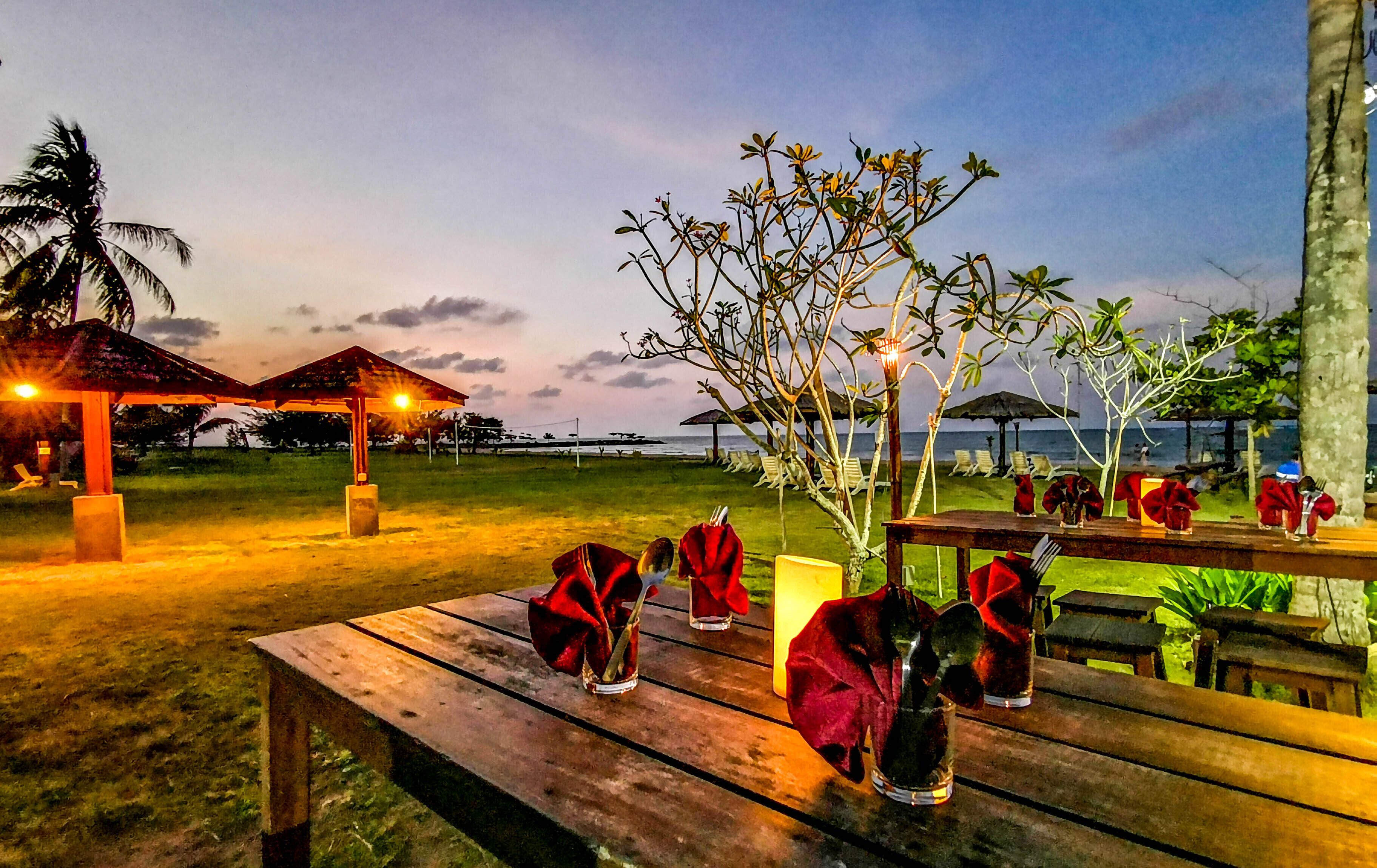 屋外ダイニングエリア