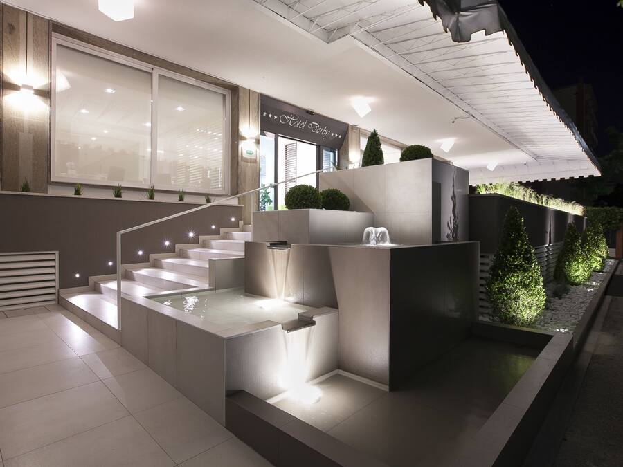 Pintu masuk hartanah