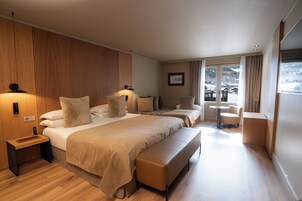 Ropa de cama de alta calidad y minibar 