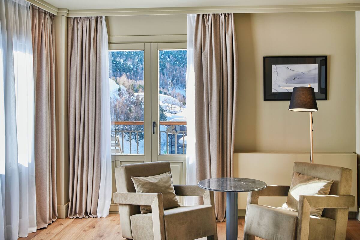 Phòng Suite Junior | Bộ đồ giường cao cấp, minibar, két bảo mật tại phòng 