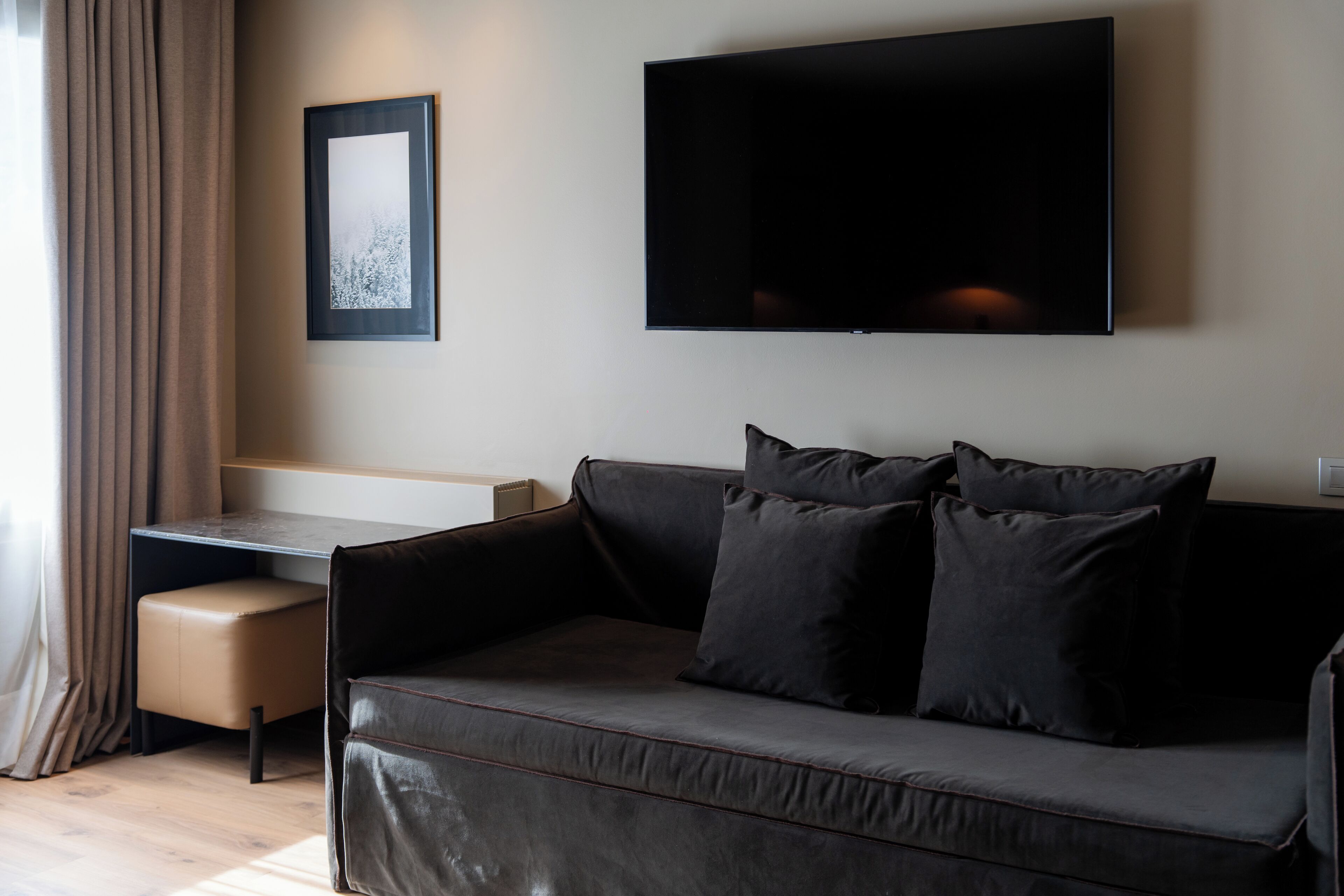 deluxe room | premium bedding, minibar, in-room safe, individually furnished